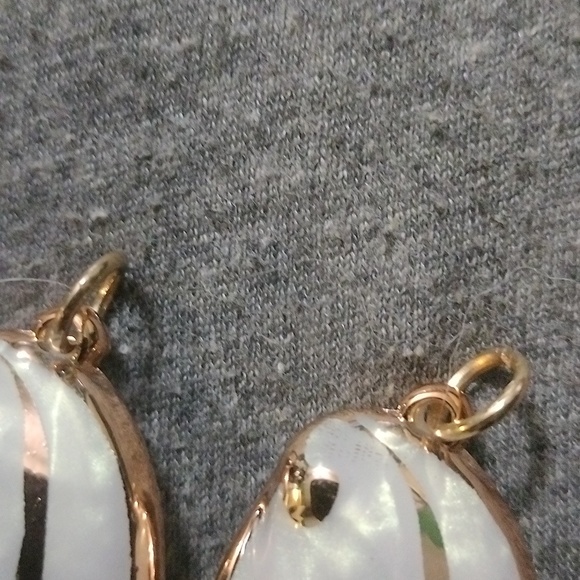 Shell charms - Picture 2 of 2